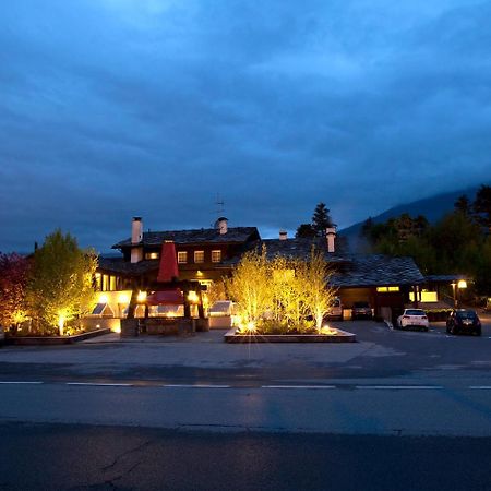 Hotel Village Pollein Kültér fotó